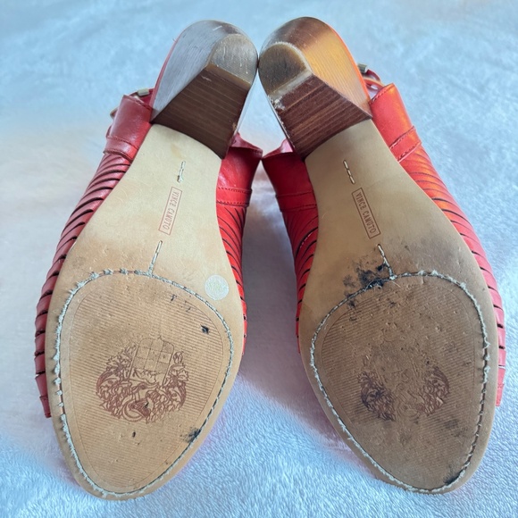 Size 12 Vince Camuto Red Emore Leather Woven Sandal - Picture 10 of 13